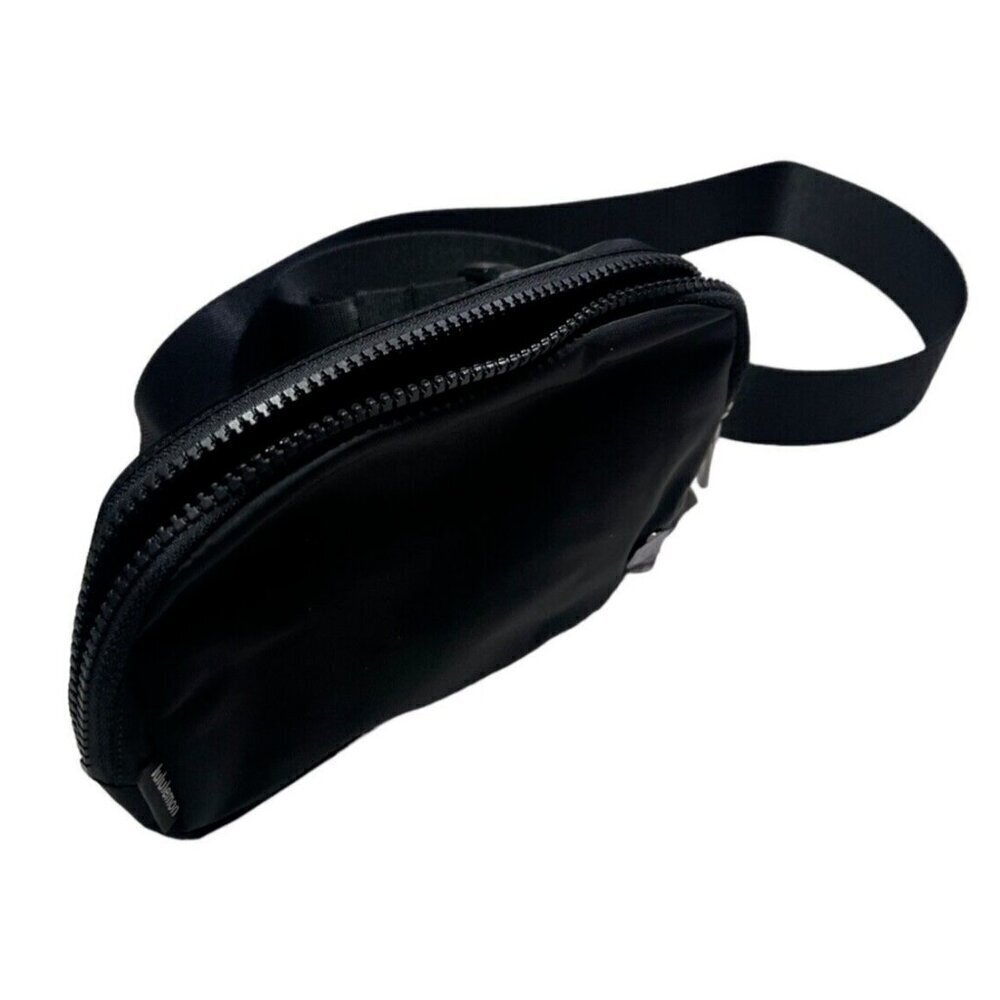 NWT Lululemon Everywhere waist bag & Fanny Pack Extended Strap Black - Picture 8 of 12